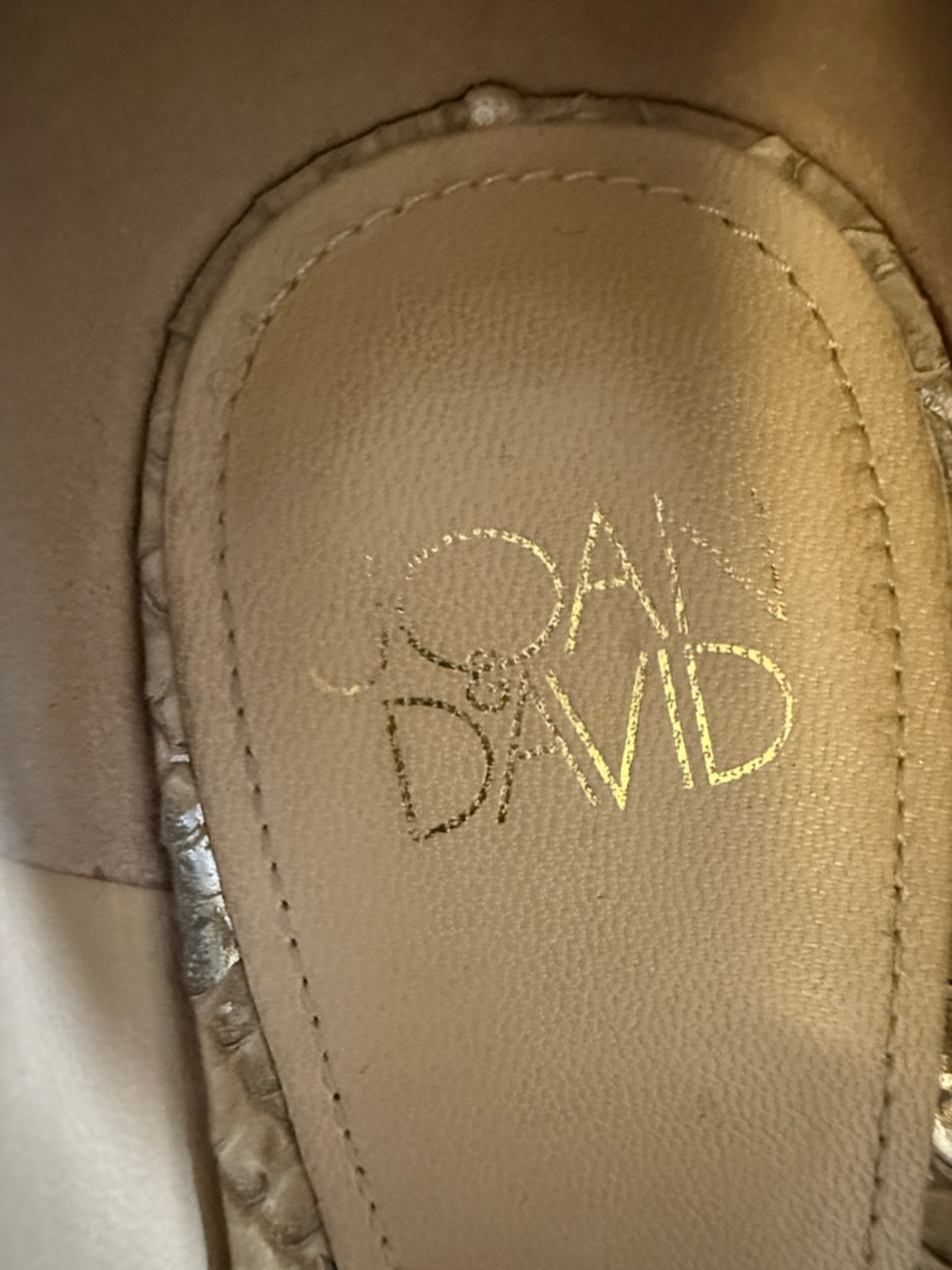 Joan & David Leather Metallic Snakeskin Embossed Peep Toe Pump. Size 8. - Picture 6 of 8